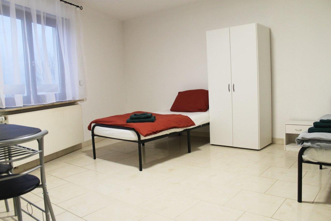 Spacious Apartment In Industrial Area Людвігсбург Екстер'єр фото